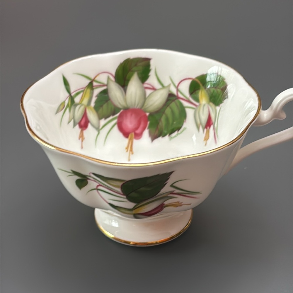 Royal Albert Bone China England Fuchsia Floral Scalloped Tea Cup - RARE!